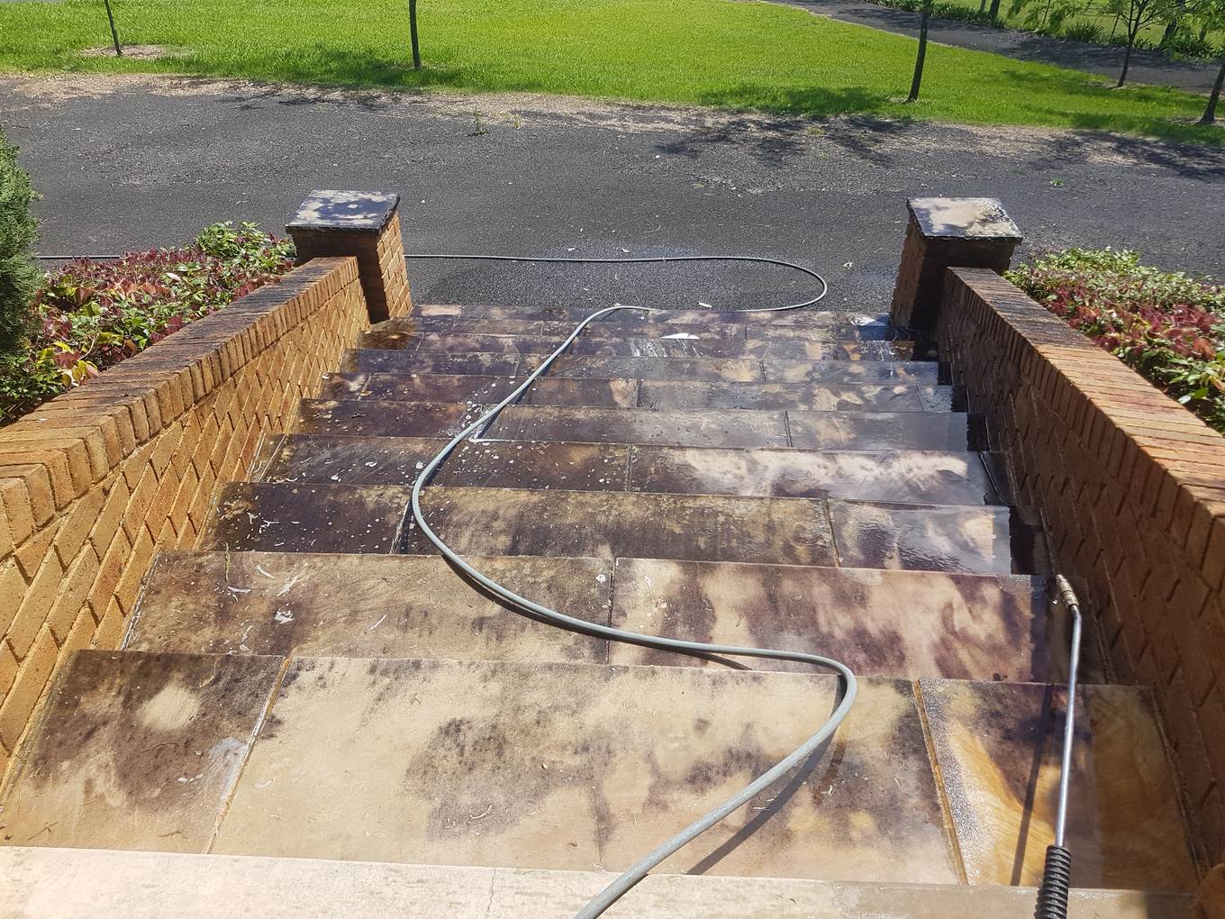 Pressure cleaning in the Hawkesbury — before